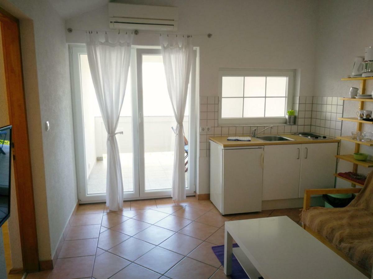 Family Friendly Apartments Island Rab Kampor Exterior foto