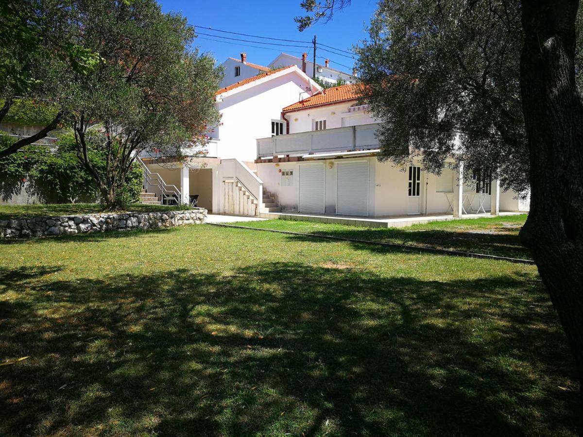 Family Friendly Apartments Island Rab Kampor Exterior foto
