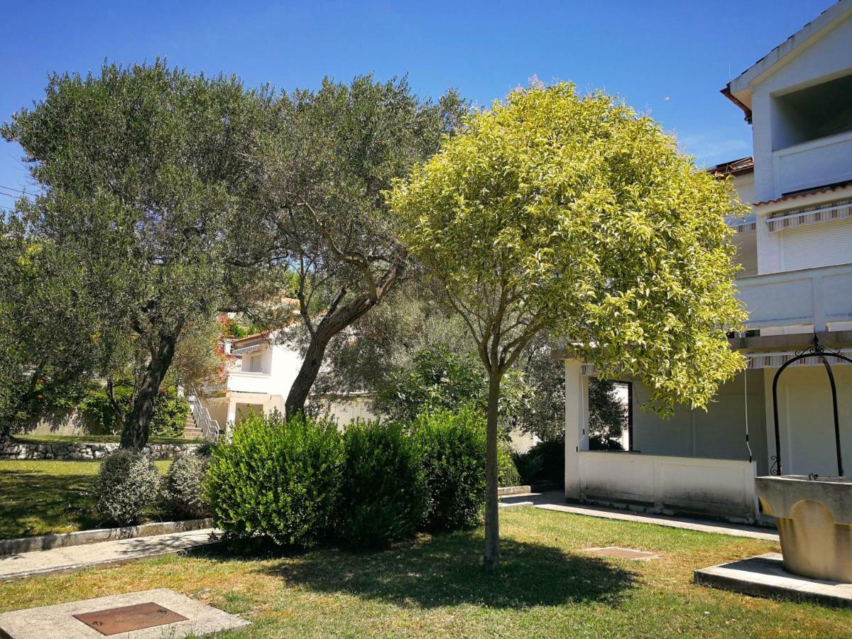 Family Friendly Apartments Island Rab Kampor Exterior foto