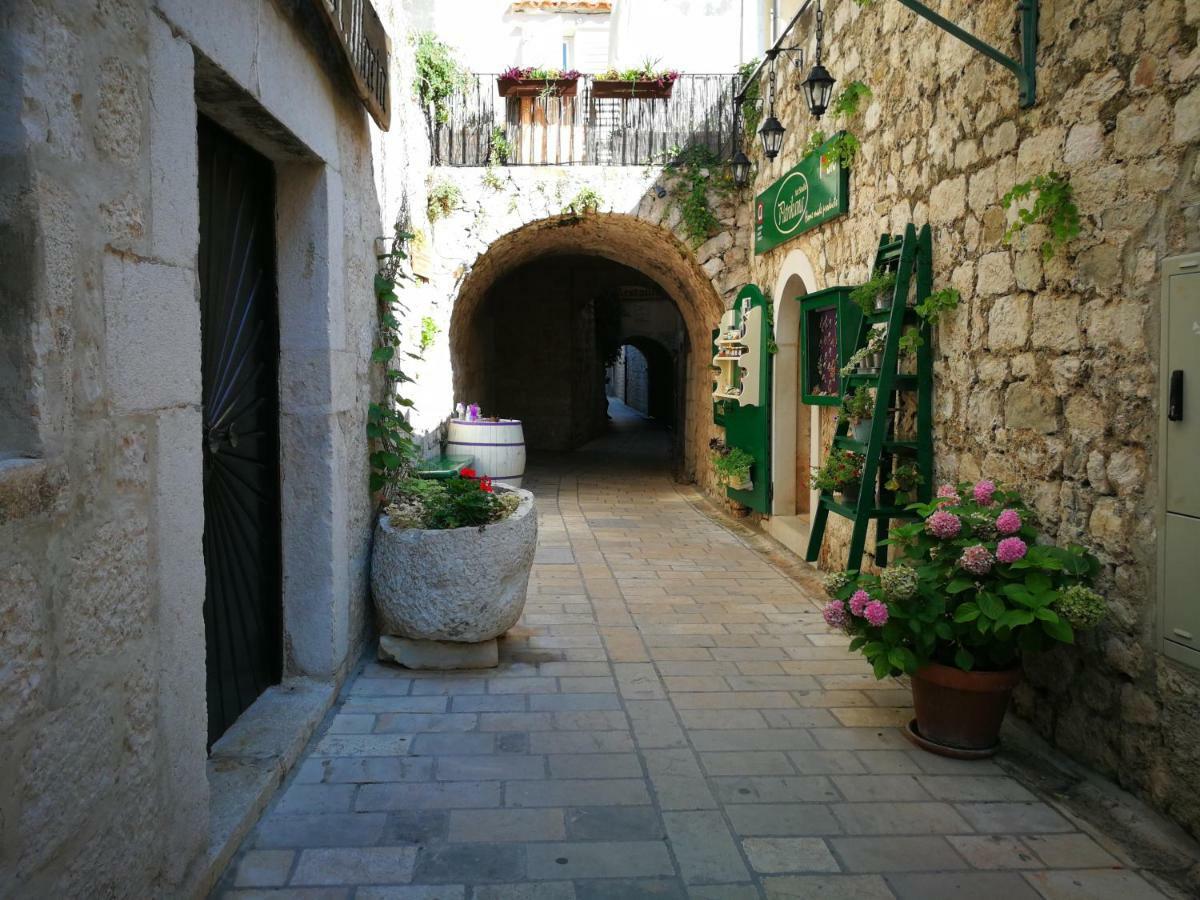 Family Friendly Apartments Island Rab Kampor Exterior foto
